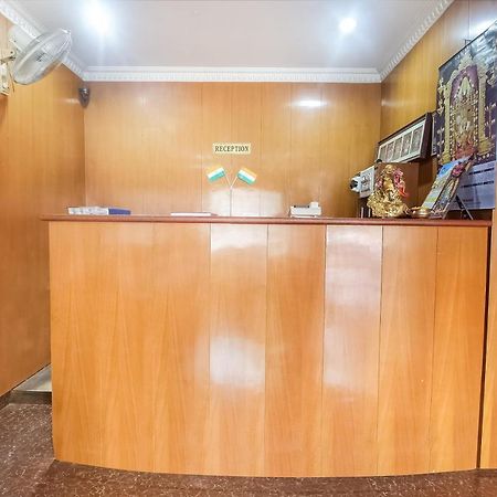 Oyo 70841 Hotel Anjali Residency Velur Bagian luar foto